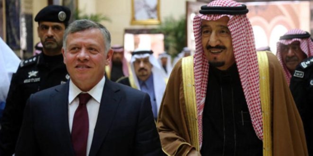 الملك يصل السعودية لحضور القمة العربية ظهر الأحد