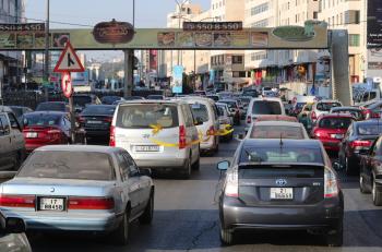 اختناقات مرورية في شوارع عمان (صور)