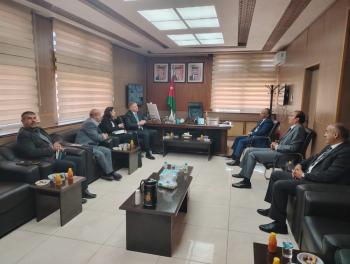 محافظ الطفيلة يلتقي السفير البريطاني 