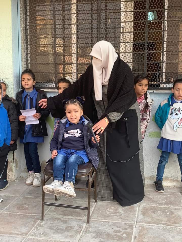 مدرسة حنينا تنجح بادماج مريم مع قريناتها من الطالبات 