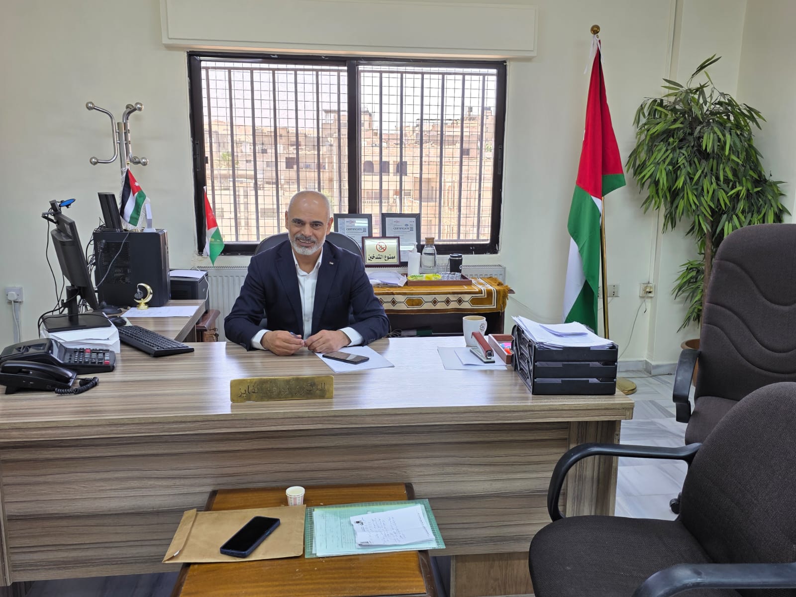 الزرقاء: تطوير الخدمات الضريبية إلكترونيا لتعزيز سرعة الإنجاز والالتزام