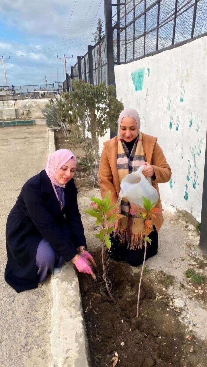 مركز شابات دير أبي سعيد ينظم نشاطاً بيئياً لزراعة الأشجار