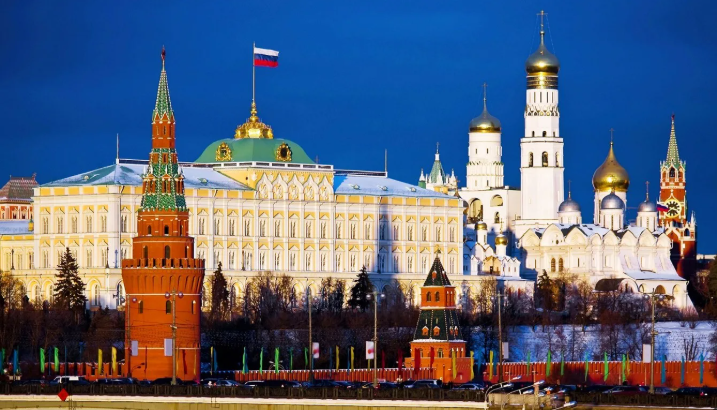 الكرملين يؤكد إجراء اتصالات بين روسيا وفرنسا