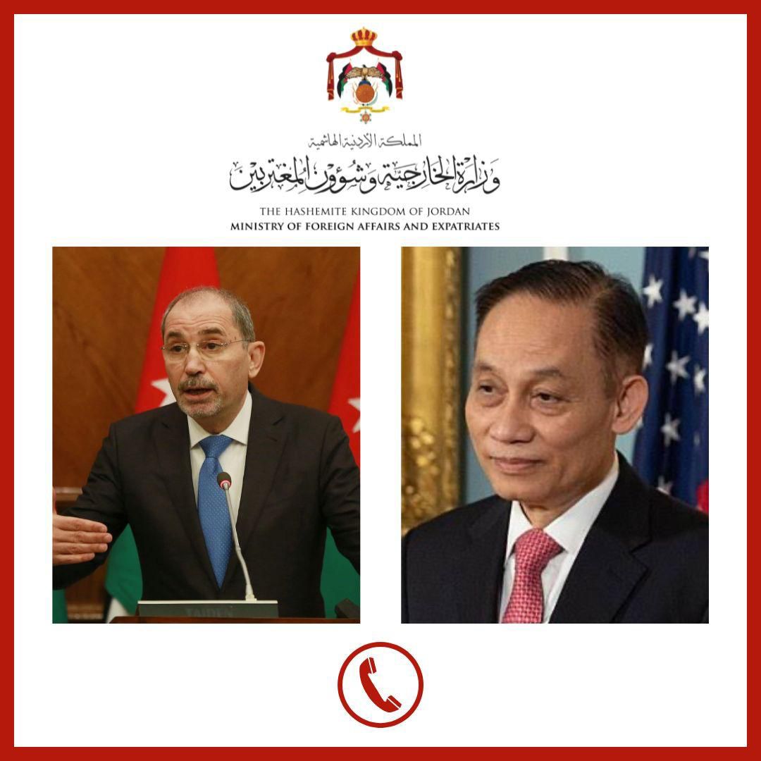 الصفدي يتلقى اتصالًا هاتفيًا من نظيره الفيتنامي 