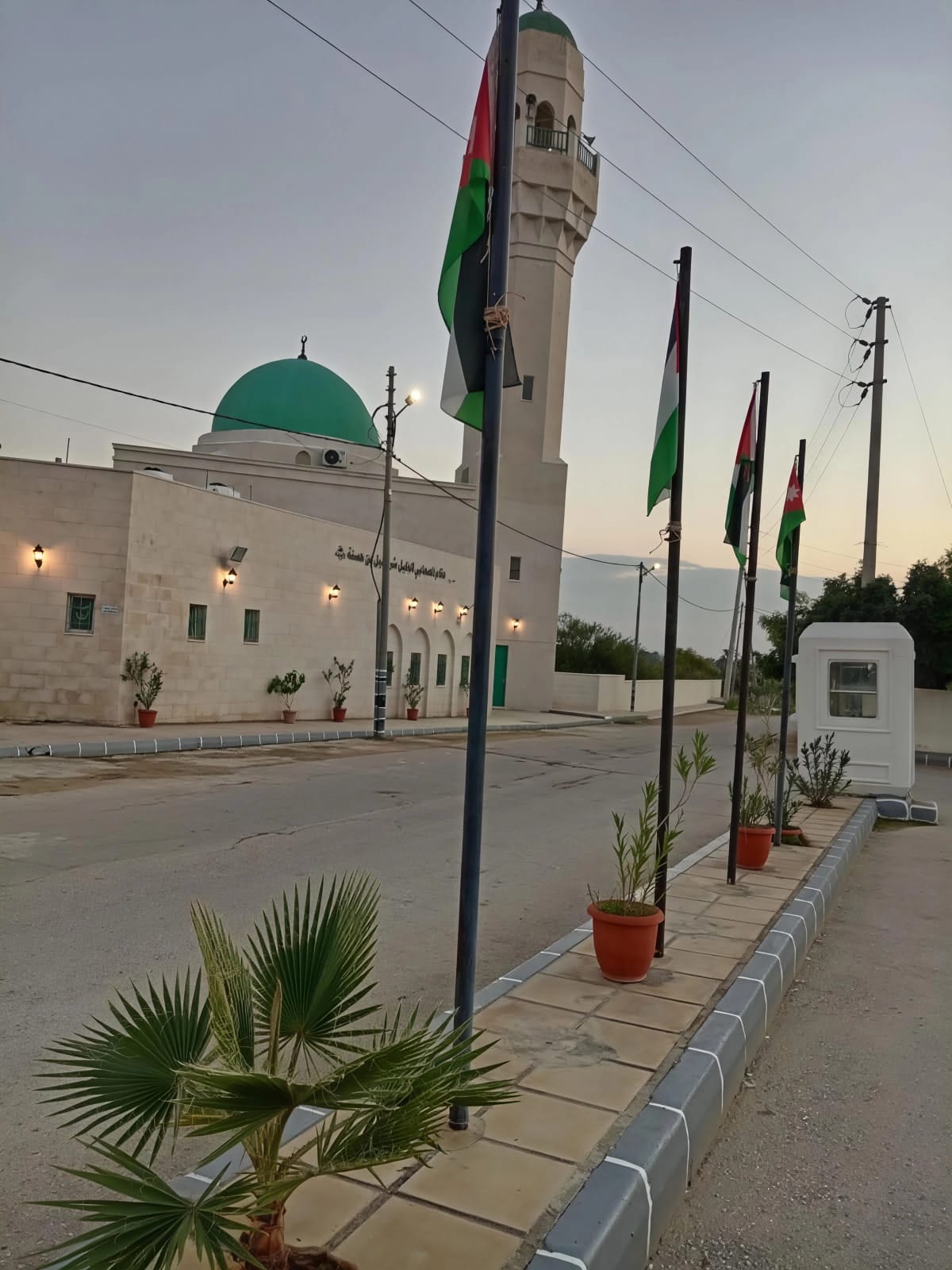 أوقاف الاغوار الشمالية تنجز صيانة لمقامات الصحابة 