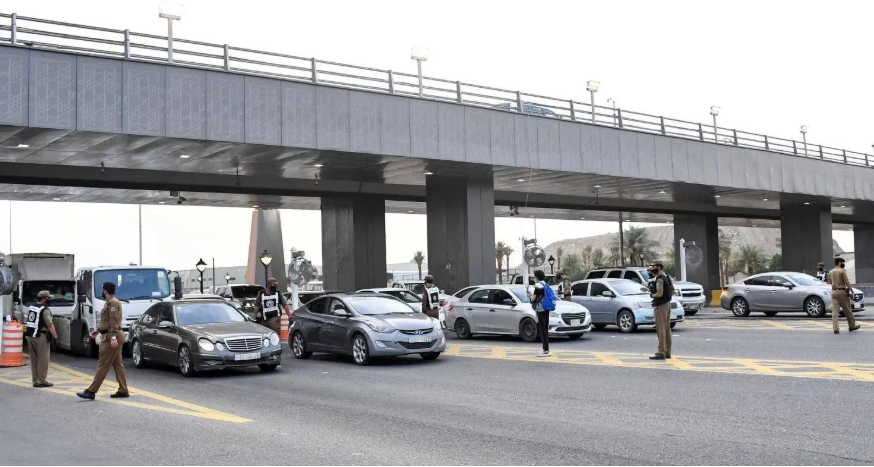 السعودية تبدأ تنظيم الحج: منع المقيمين من دخول مكة المكرمة 