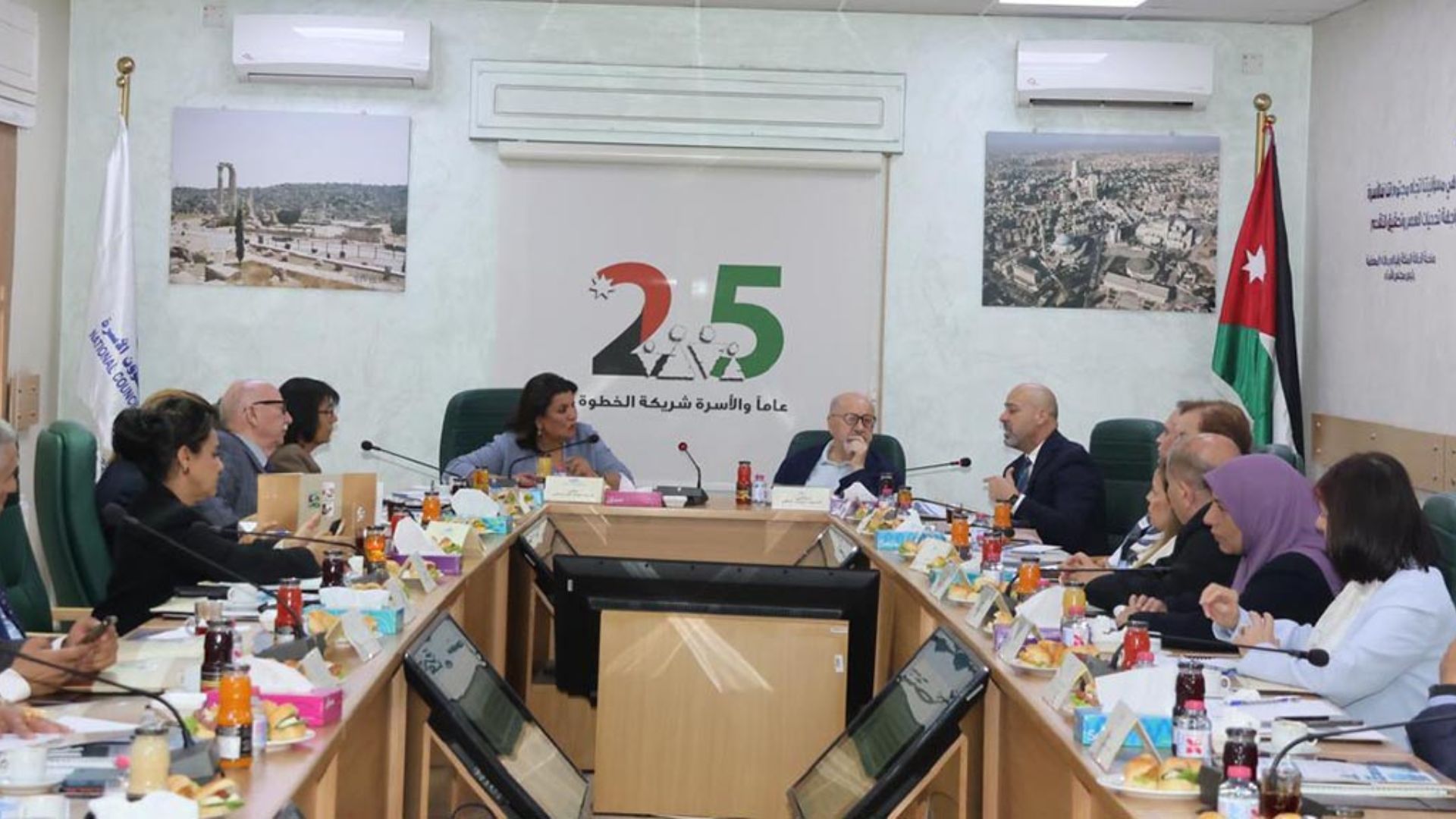 لجنة المرأة في الأعيان تزور المجلس الوطني لشؤون الأسرة