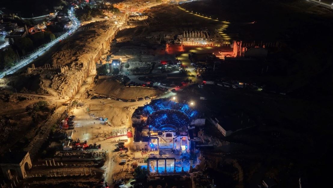 مهرجان جرش يضيء شمعته الـ 40 ويشرع نوافذه برسالة الأردن الحضارية إلى العالم