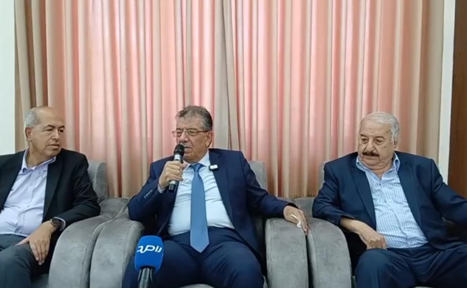 الدرادكة يستعرض مشاريع الكهرباء الوطنية ومستقبلها