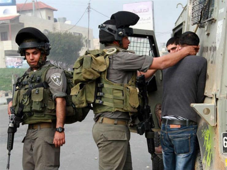 الاحتلال يعتقل 18 فلسطينيا بالضفة الغربية 