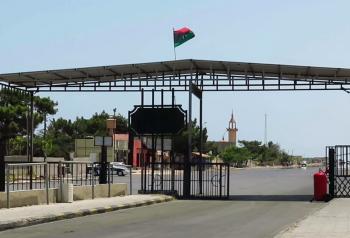 اشتباكات مسلحين تغلق المعبر بين تونس وليبيا 