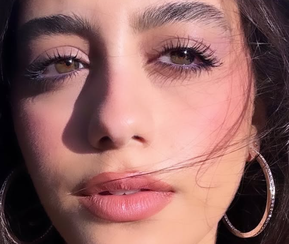 درجات ألوان أحمر شفاه نهارية مستوحاة من النجمات ..  إشراقة طبيعية وأنوثة