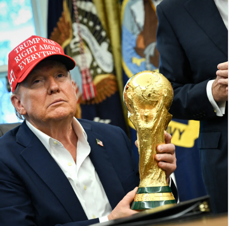 ترامب سيحضر نهائي كأس العالم ويسلمه للفائز 