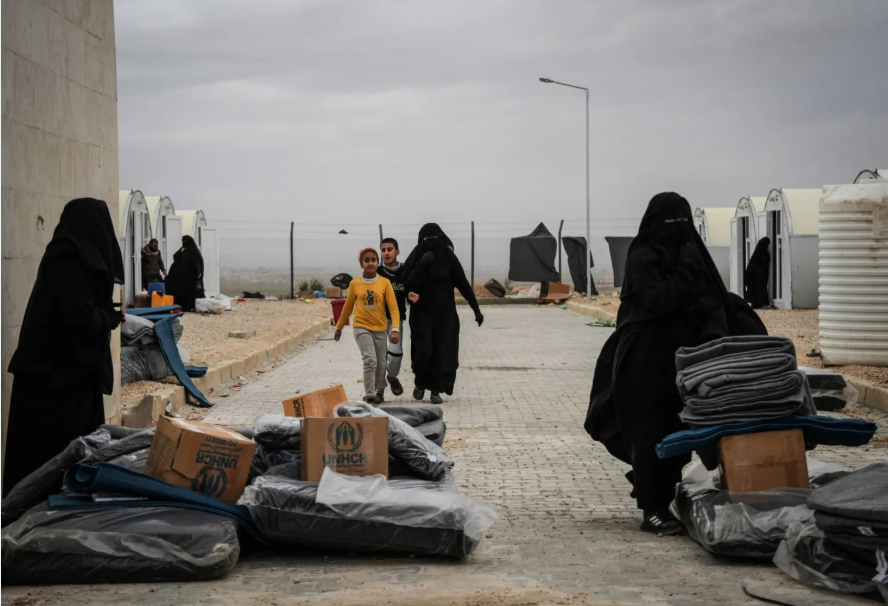 السلطات السورية تغلق مخيم الهول بعد إخلائه من قاطنيه 