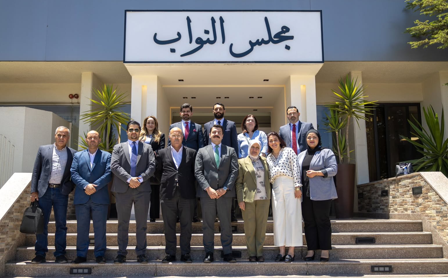 القوابعة تناقش مع ناشطين اجتماعيين مسودة قانون الإدارة المحلية 