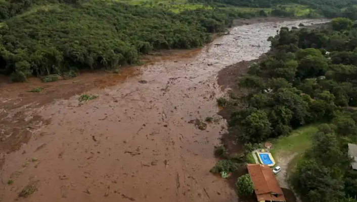 20 وفاة وفقدان العشرات جراء الأمطار الغزيرة في البرازيل 