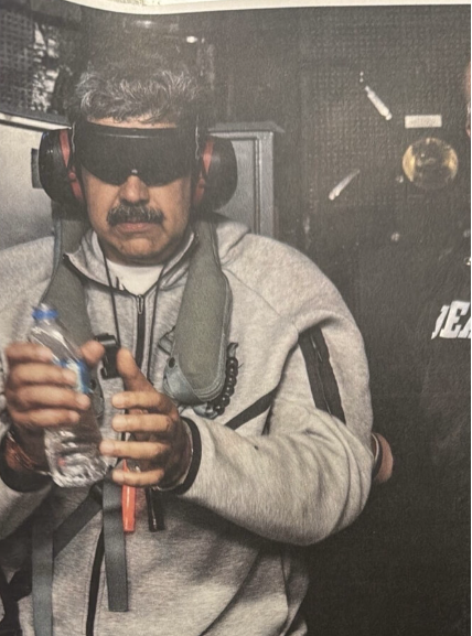 معصوب العينين ..  ترامب ينشر صورة لمادورو 