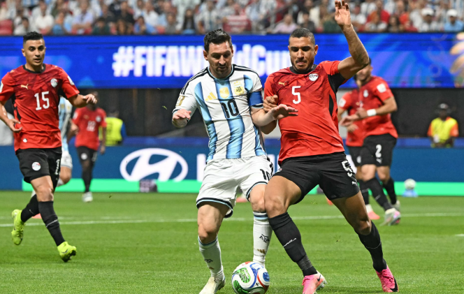 أسطورة إنجلترا: منتخب مصر تعرض للظلم 