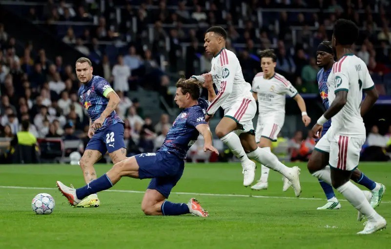 ريال مدريد يجتاز لايبزيغ برباعية قبل الكلاسيكو