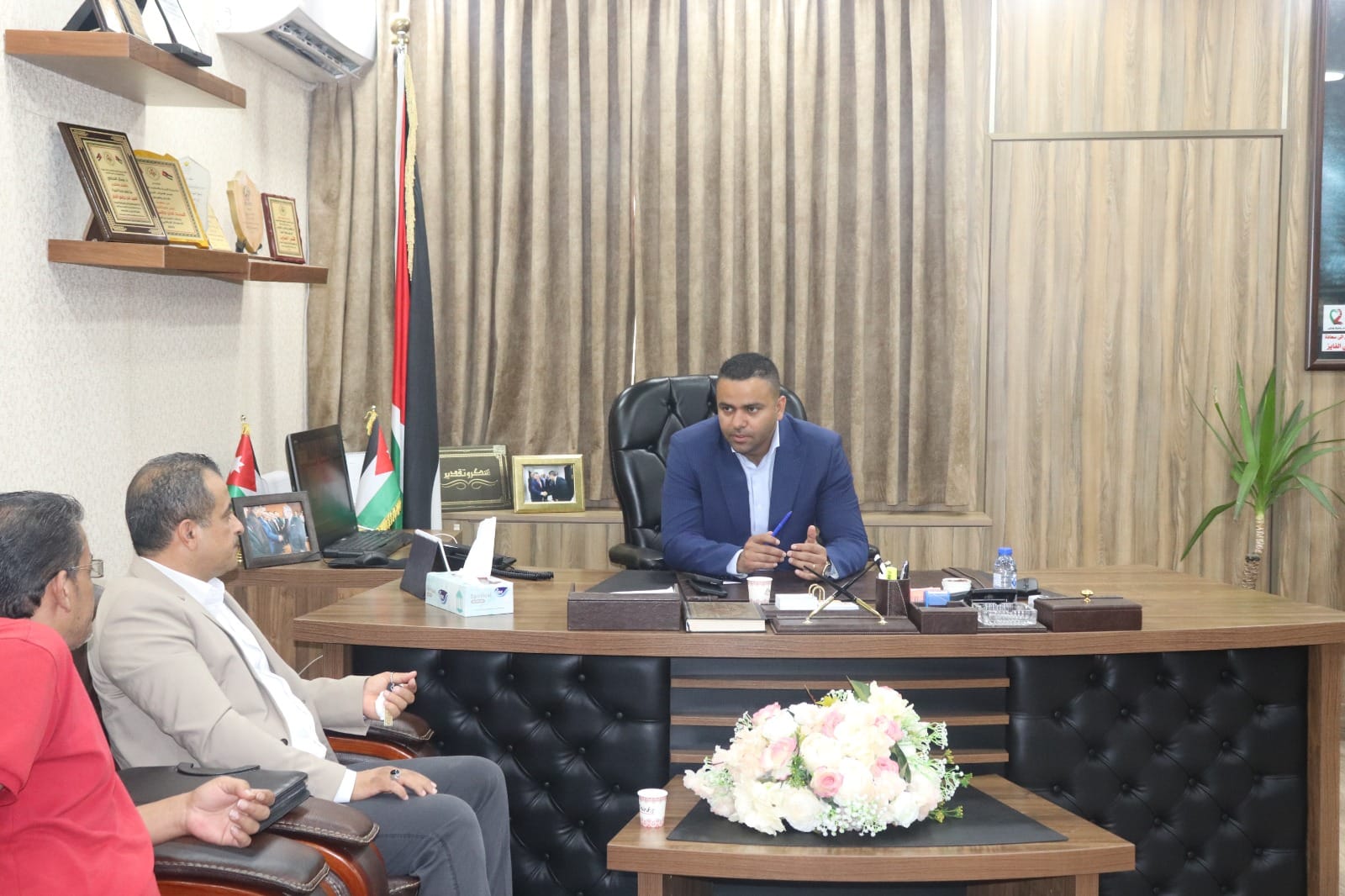 الفايز يستقبل وفدًا من وزارة التربية