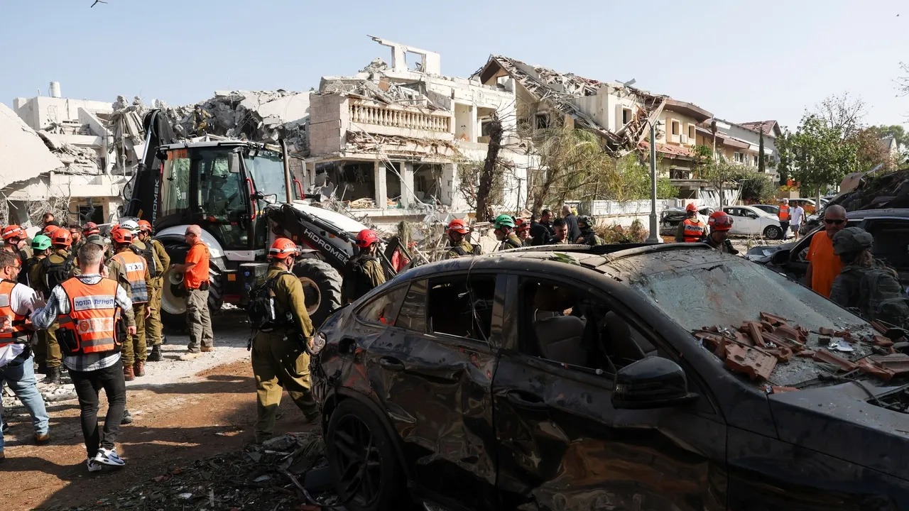 80 مصاباً وتضرر مئات المنازل بسقوط صواريخ في الجليل