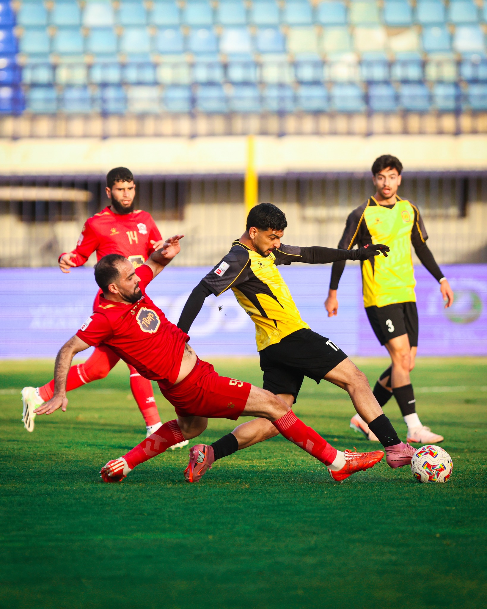 الحسين والسلط يلتقيان في افتتاح الجولة 12 من الدوري 