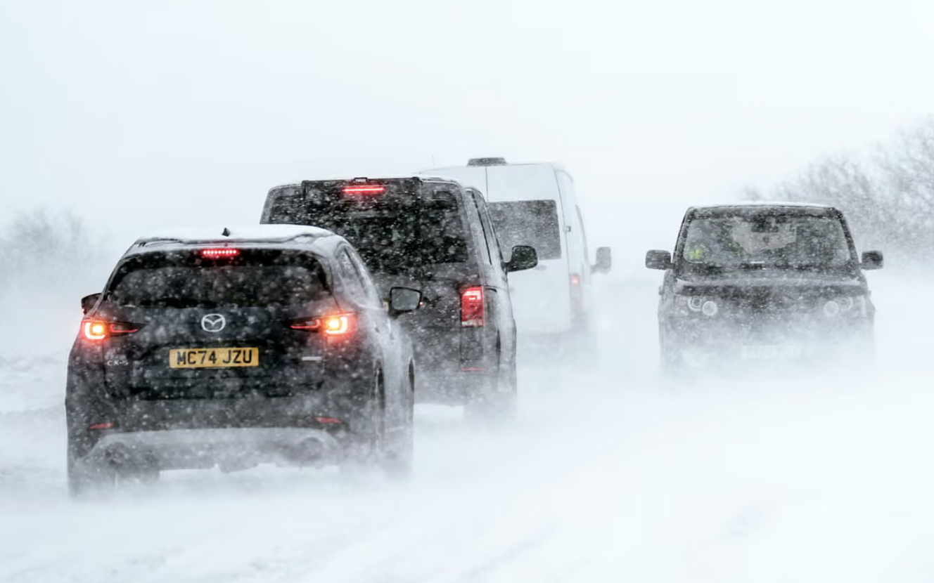 عاصفة غوريتي تضرب بريطانيا برياح عاتية وثلوج كثيفة