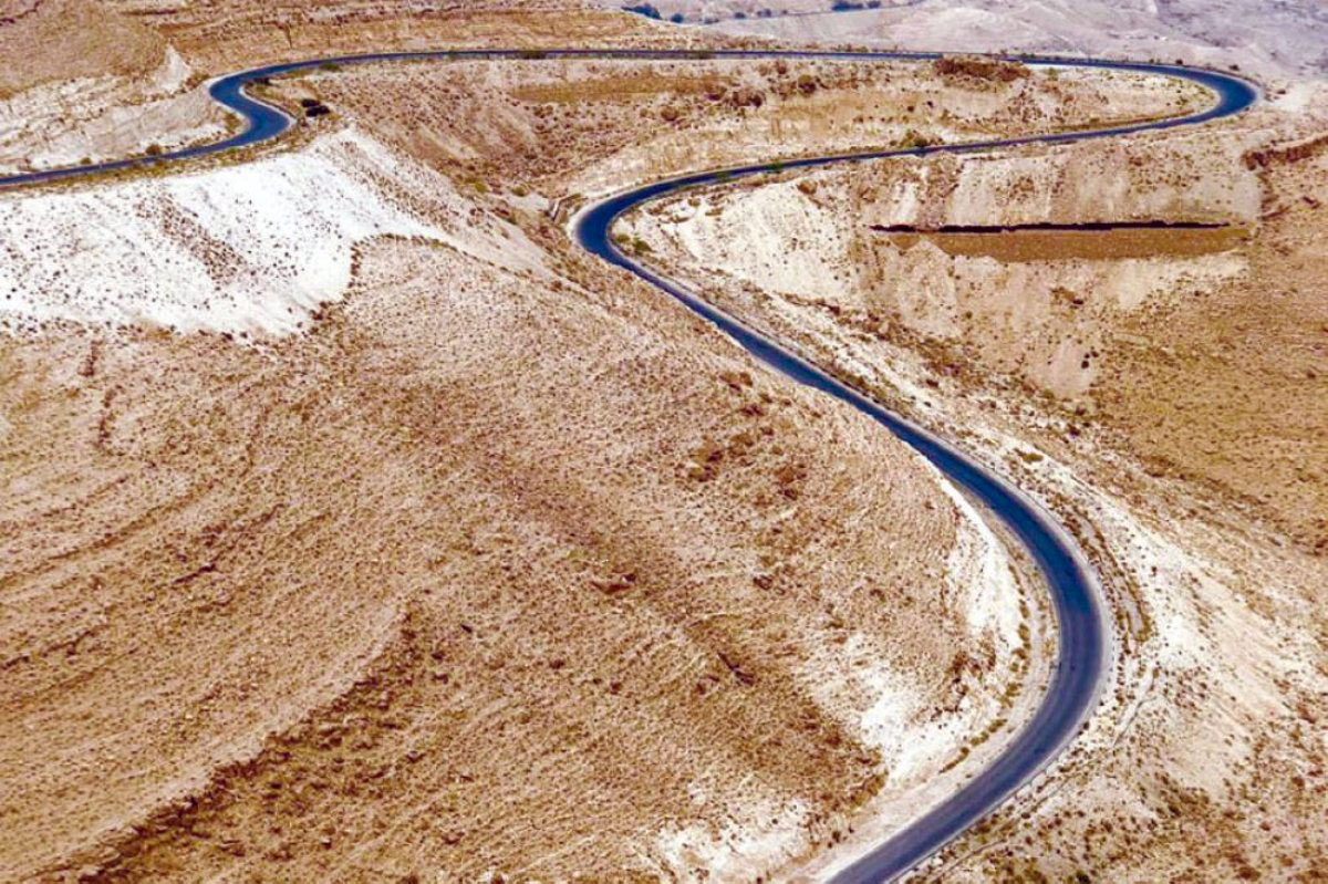 إعادة فتح طريق الموجب بعد إغلاقه احترازيا