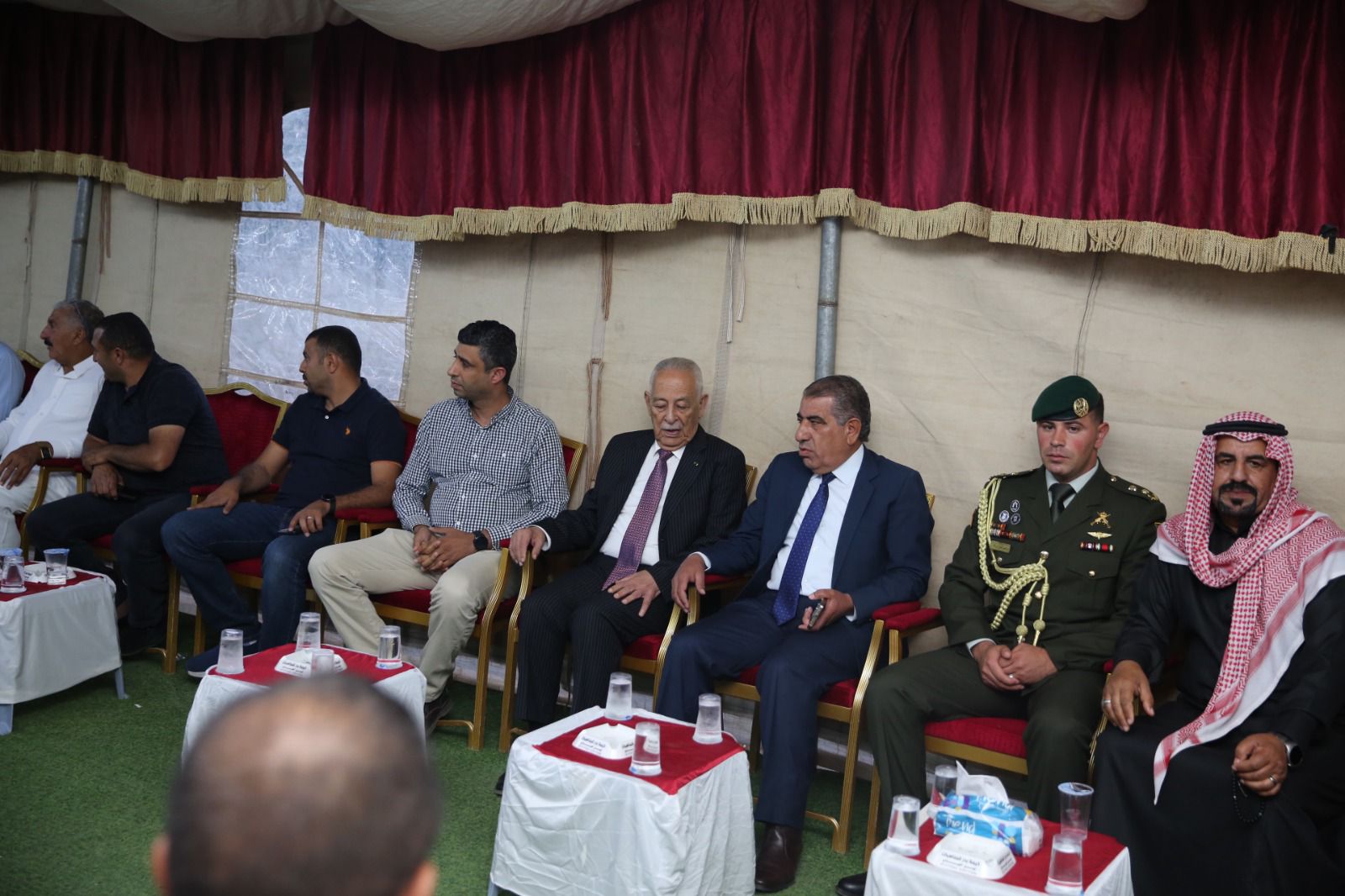 العيسوي ينقل تعازي الملك وولي العهد إلى عشيرة الشراب