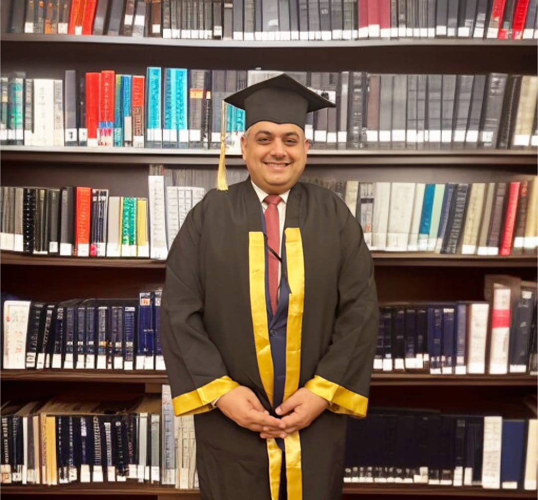 خليل القروم يحصل على الماجستير في إدارة الأعمال بامتياز