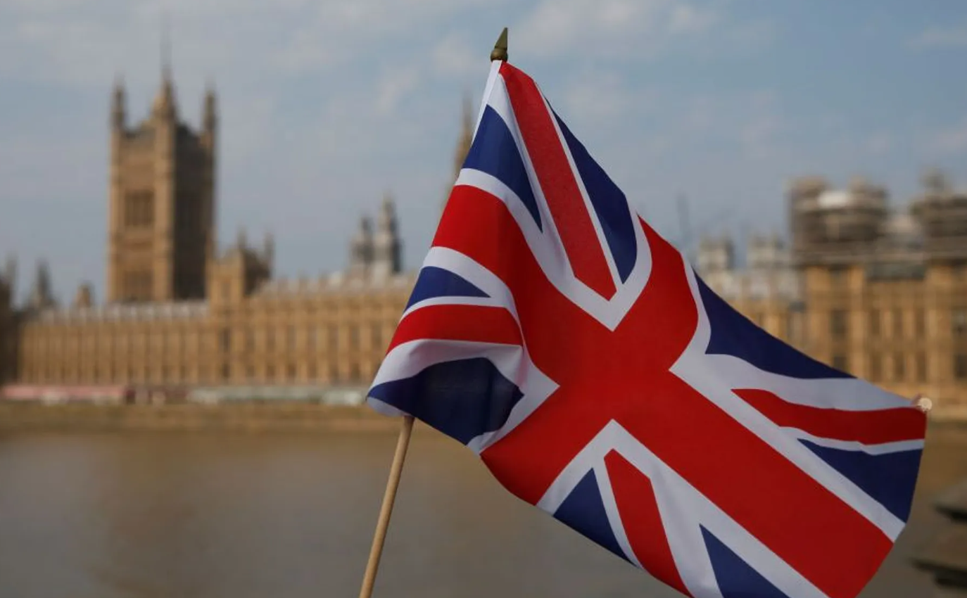 بريطانيا: 40 دولة تناقش إعادة فتح مضيق هرمز 