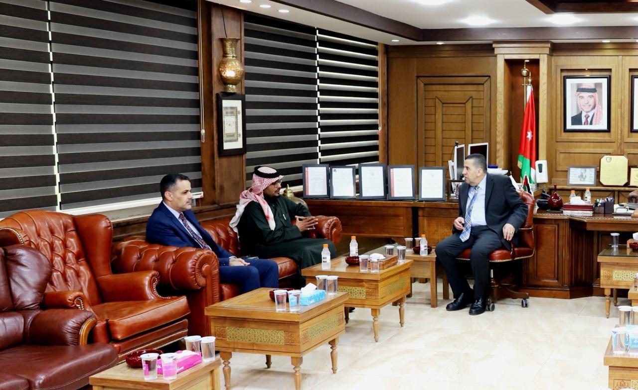 الملحق الثقافي القطري يشيد بجامعة البلقاء التطبيقية