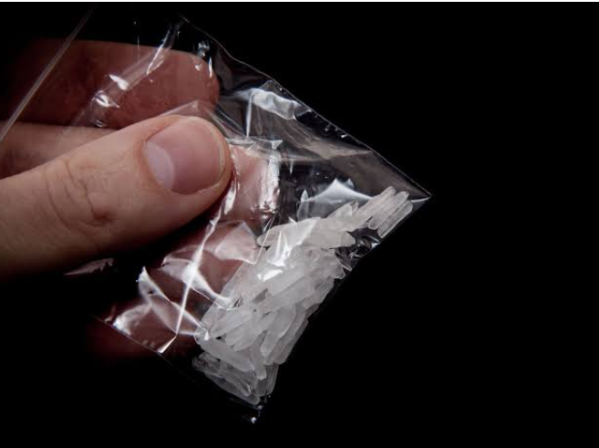 إلقاء القبض على 145 شخصًا بقضايا ترويج واتجار وحيازة وتعاطي الكريستال