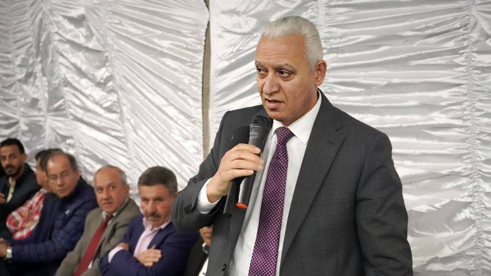 العموش يطالب بتمديد إجازة مرضى السرطان من موظفي الحكومة 