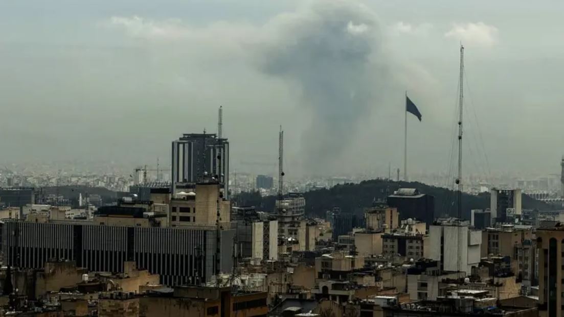 غارات إسرائيلية على شرق وغرب طهران ..  وإنذارات تدوي في حيفا