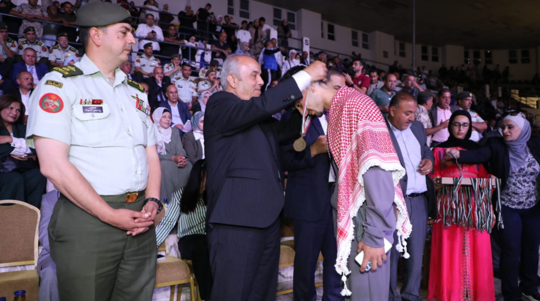 مندوبًا عن الملك ..  وزير التربية يكرم الفائزين بجائزة الملك عبدالله الثاني للياقة البدنية
