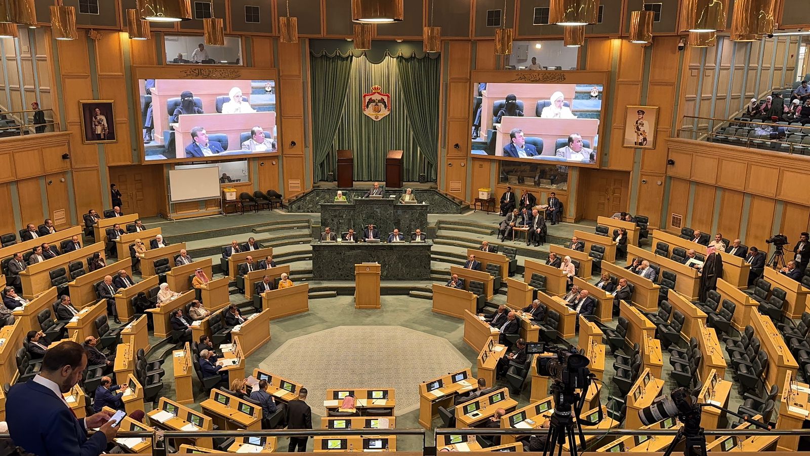 النواب يباشر بدمج وزارتي التربية والتعليم العالي ويؤجل التنفيذ إلى 90 يوما