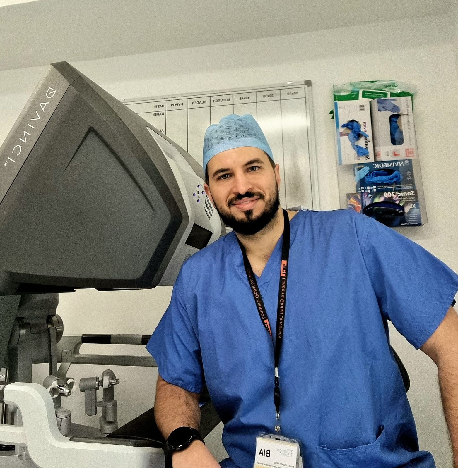الحموري أول أردني يحصل على لقب استشاري بجراحة المسالك في مستشفى لندن