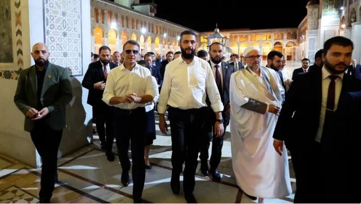 انفجارات قرب مقر إقامة ماكرون في دمشق قبيل محادثاته مع الشرع