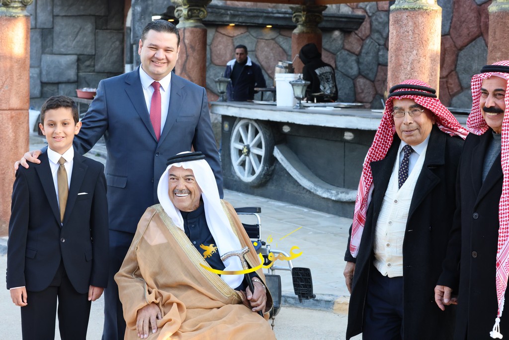 الشيخ هاني الحديد يقيم مأدبة إفطار في ديوانه بالطنيب (صور)