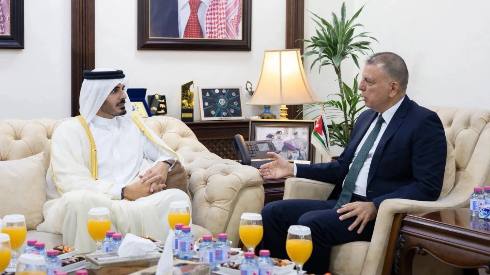 الفراية ونظيره القطري يبحثان التعاون في المجالات الأمنية