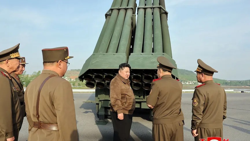 كوريا الشمالية تعتزم نشر راجمات صواريخ جديدة خلال 2024
