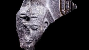  مصر تستعيد رأس تمثال الملك رمسيس الثاني