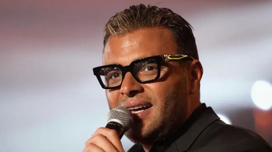 بعد إعلان رغبته المشاركة بالمهرجان ..  رامي صبري يغير موقفه ويتضامن مع زملائه
