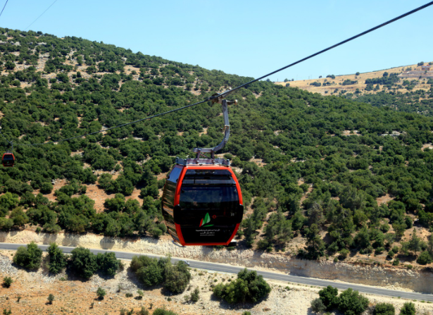 تلفريك عجلون يتوقف عن استقبال الزوار بسبب الأحوال الجوية