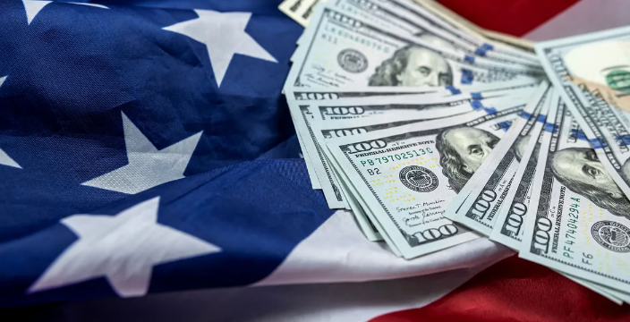 الدولار يتعافى بفضل قوة سوق العمل الأميركية