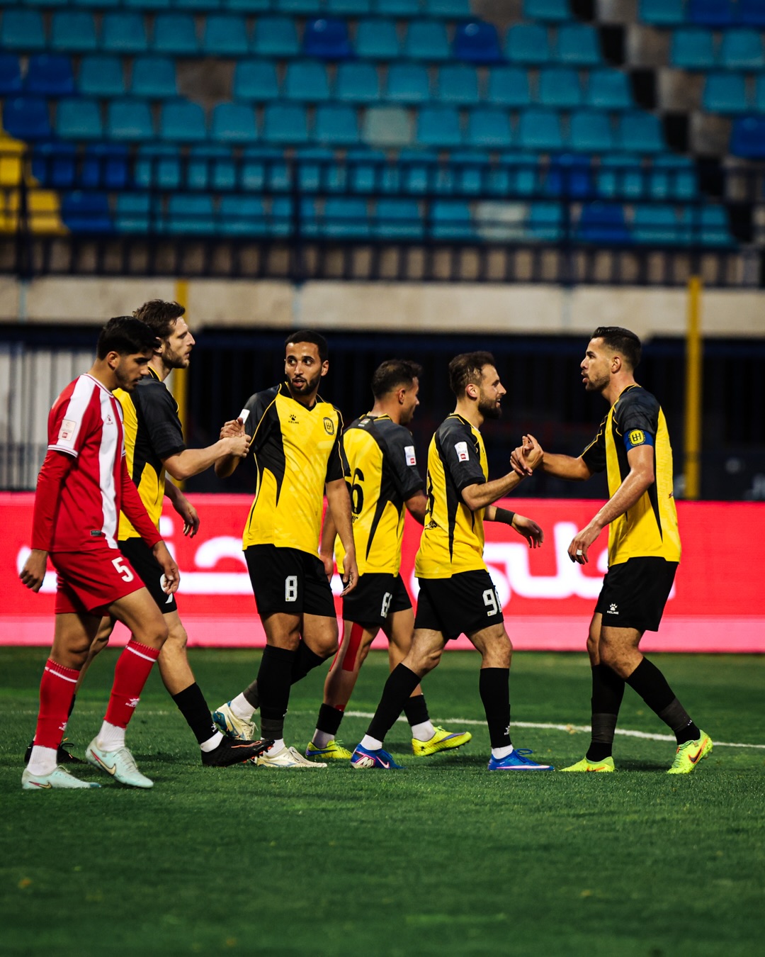 الحسين يتصدر الدوري مؤقتًا بفوز عريض على شباب الأردن 