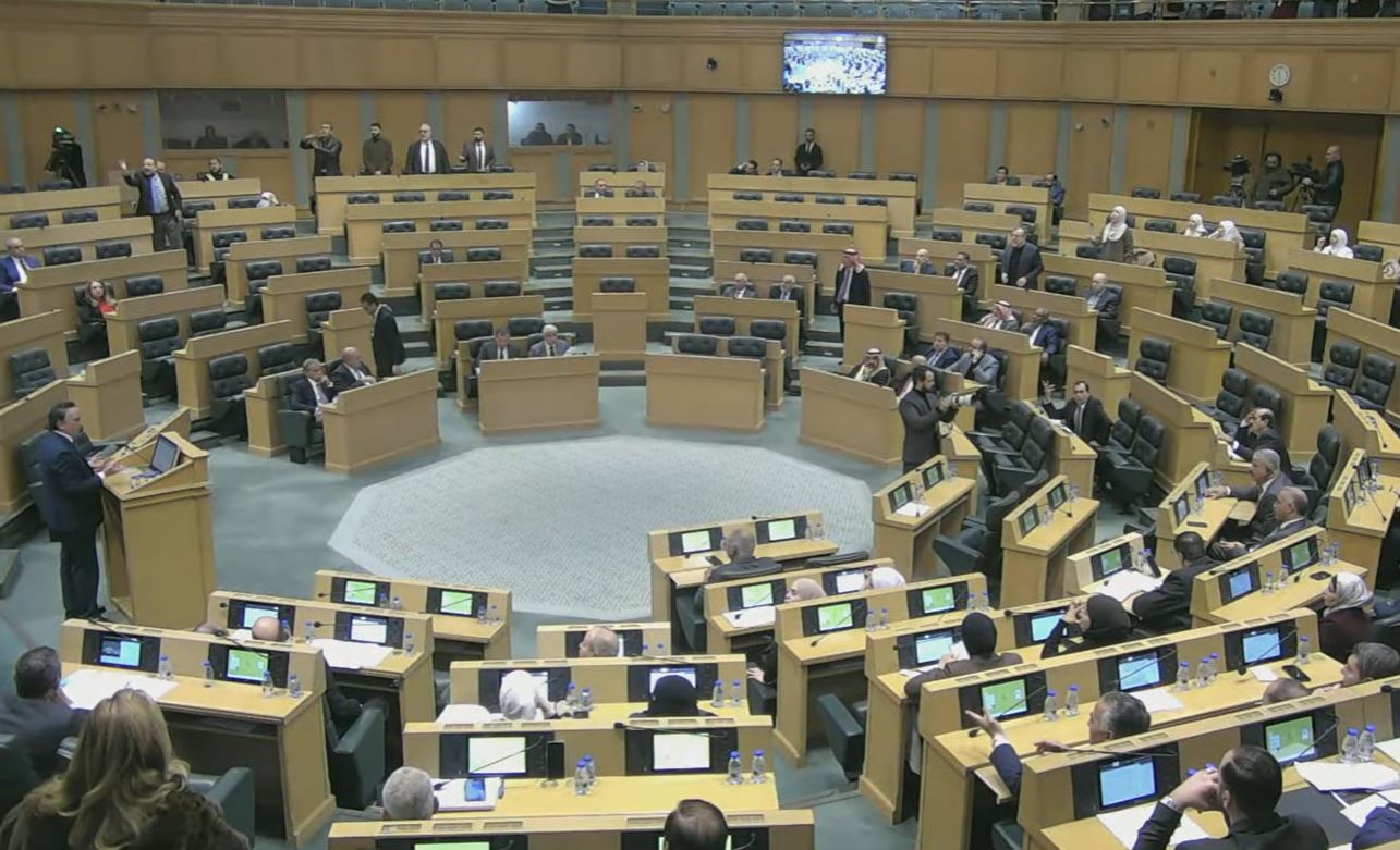 جلبة تحت القبة بعد إعادة التصويت على تعريف في قانون التربية