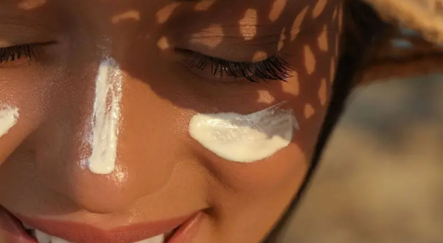 واقي شمسي بلا لمعان ..  الأفضل للبشرة المختلطة