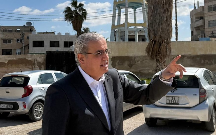 صرف حوافز موظفي الصحة قبل اسبوعين من موعدها